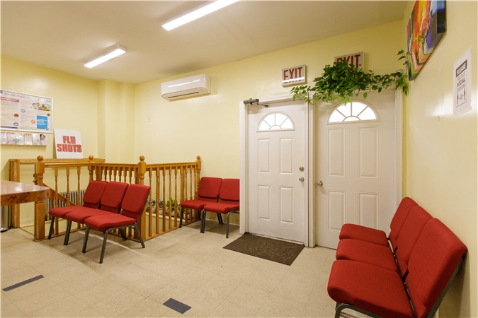 Waiting room for patient best primary care physician in Brooklyn